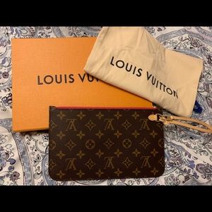 Louis Vuitton Neverfull Pochette